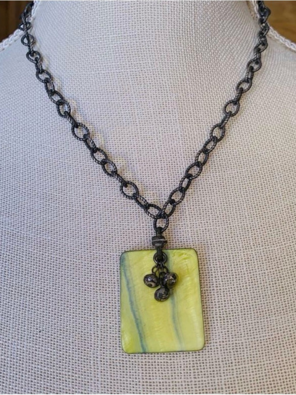 Silpada lime green 18” necklace